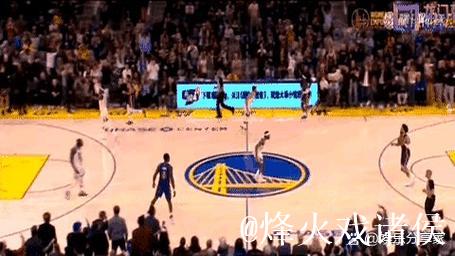 戴维斯中路送短传 穆迪罚球线跳投2+1